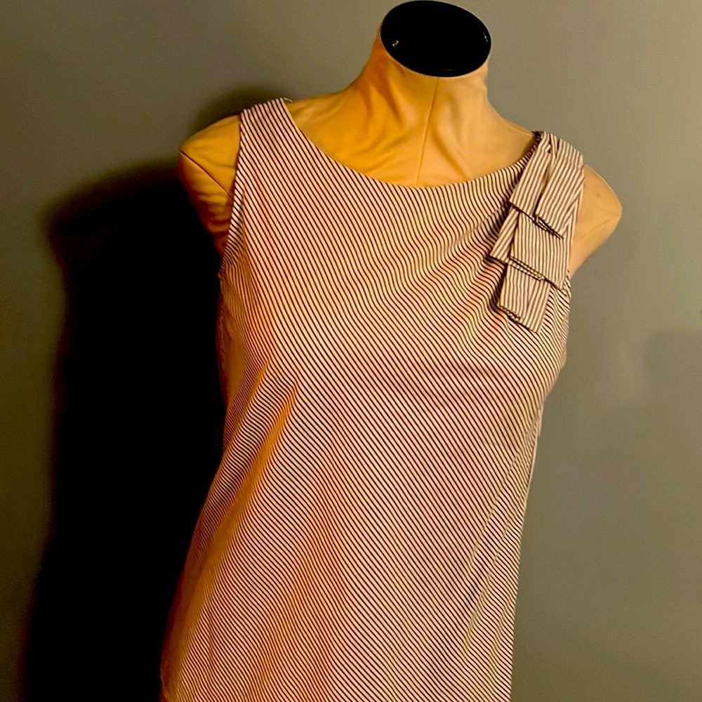Bold shoulder!